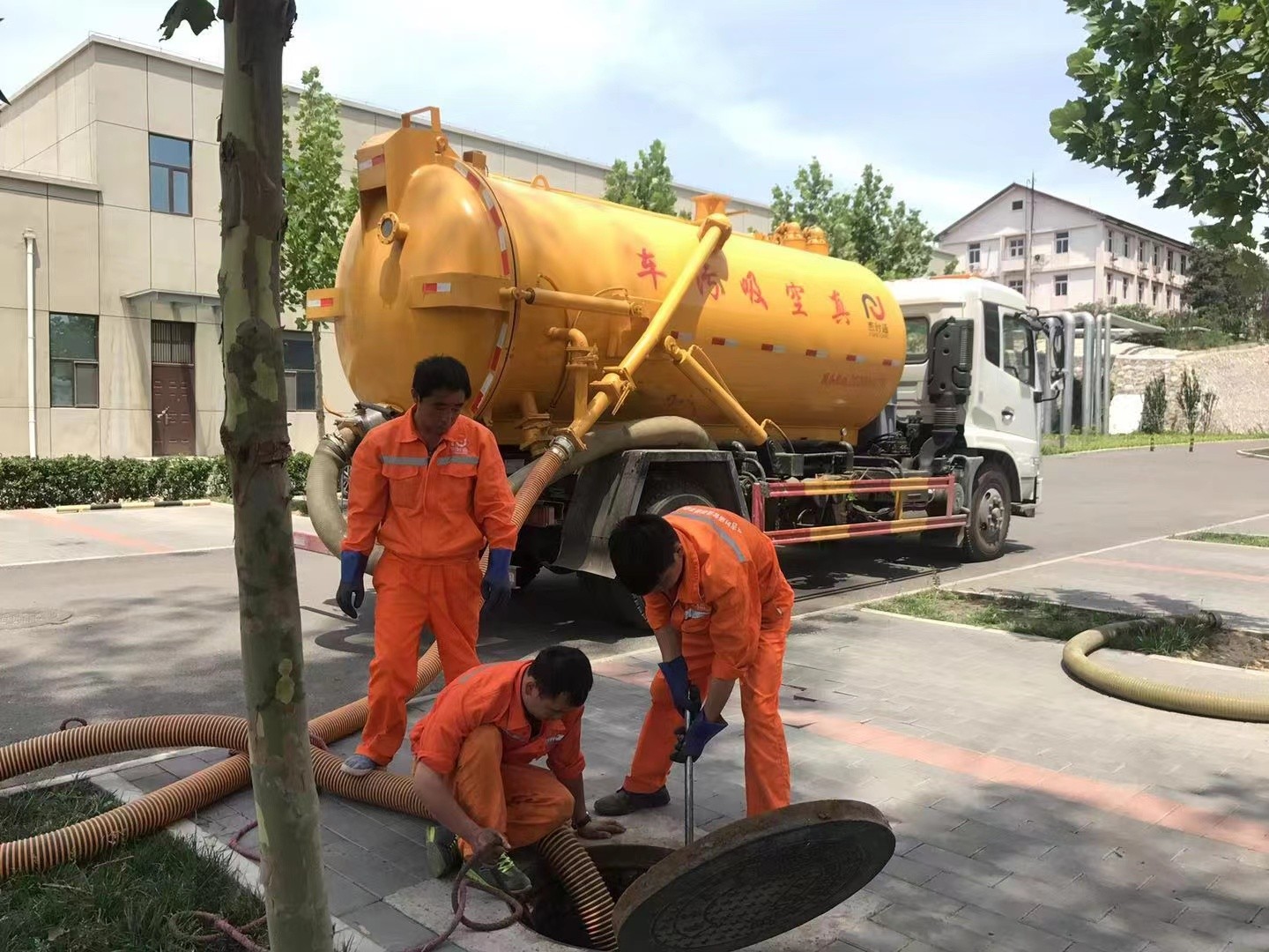 余杭化粪池清理与5-8吨吸粪车施工效率分析